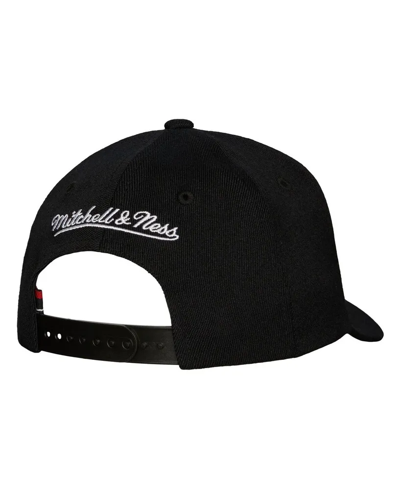 Men's Mitchell & Ness Black Charlotte Hornets Mvp Team Script 2.0 Stretch-Snapback Hat