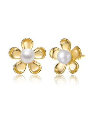 Genevive Sterling Silver 14k Yellow Gold Plated with White Freshwater Pearl Blooming Daisy Flower Stud Earrings