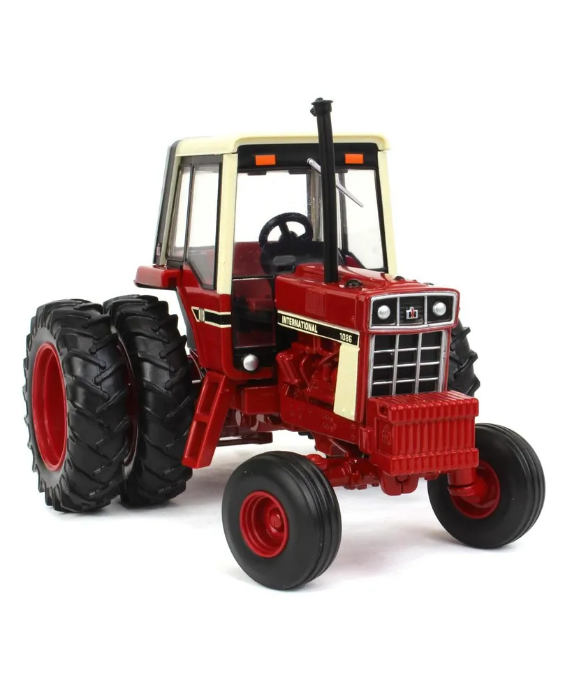 Ertl 1/32 International Harvester Wide Front Tractor with Rear Duals