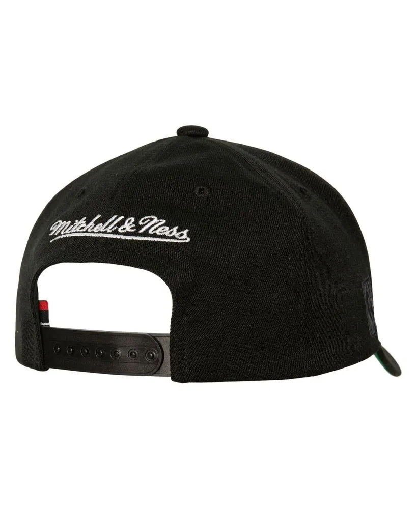Men's Black Chicago Bulls Suga x Nba by Mitchell & Ness Capsule Collection Glitch Stretch Snapback Hat