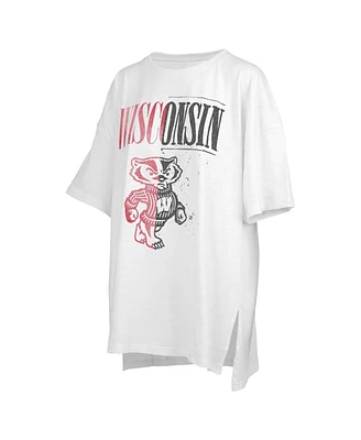 Women's Pressbox White Distressed Wisconsin Badgers Lickety-Split Oversized T-shirt