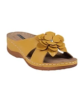 Gc Shoes Women's Joy Flower Rosette Comfort Sandals