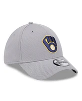 New Era Men's Gray Milwaukee Brewers Active Pivot 39thirty Flex Hat