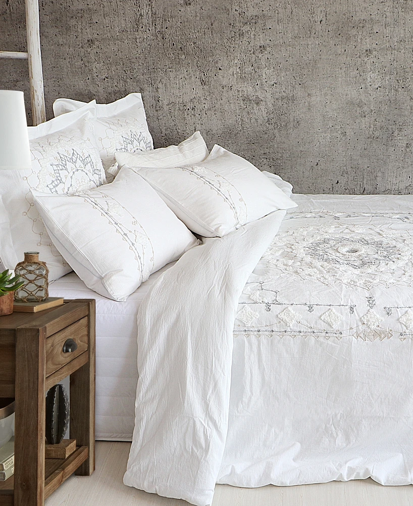 Levtex Harleson Medallion Embroidered 2-Pc. Duvet Cover Set, Twin/Twin Xl