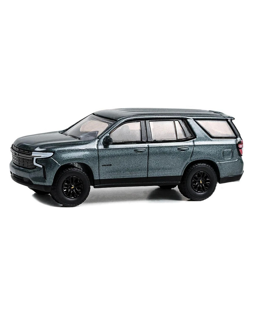 Greenlight Collectibles 1/64 2023 Chevrolet Tahoe Rst Silver Sage, Showroom Floor Series