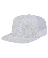 New Era Men's White New York Yankees Logo Dunes A-Frame Trucker 9FIFTY Snapback Hat