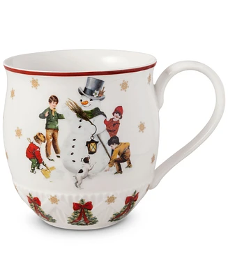 Villeroy & Boch Toy's Fantasy Building a Snowman Mug