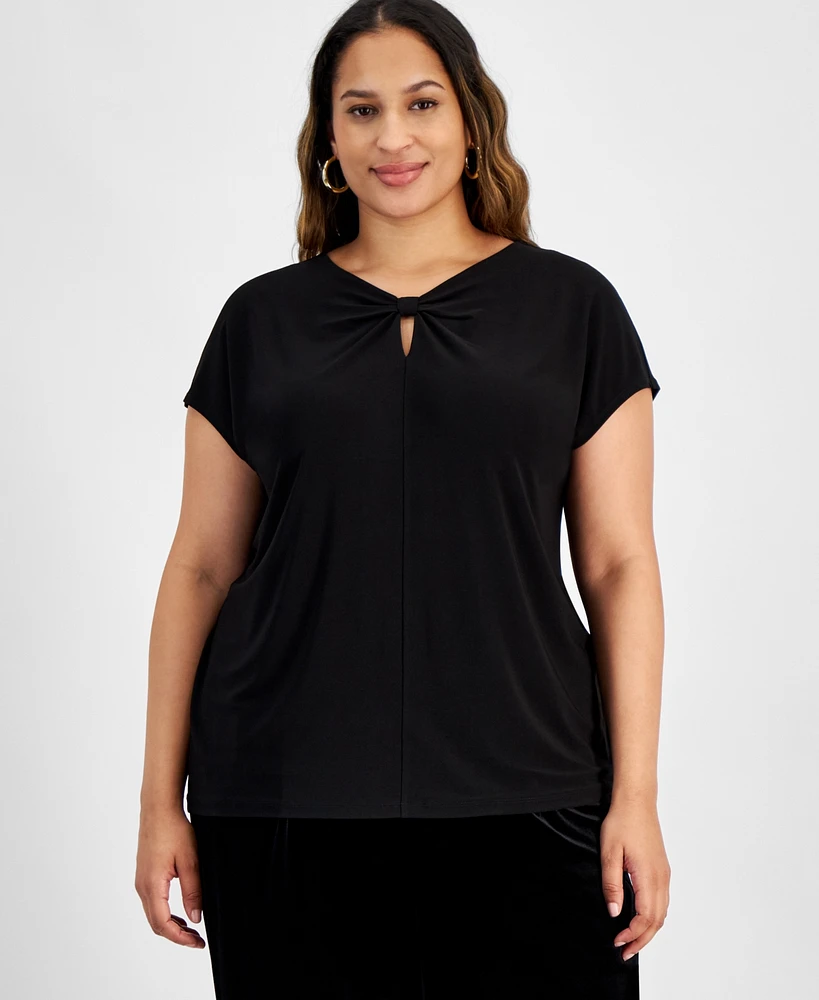 Kasper Plus Front-Keyhole Short-Sleeve Top