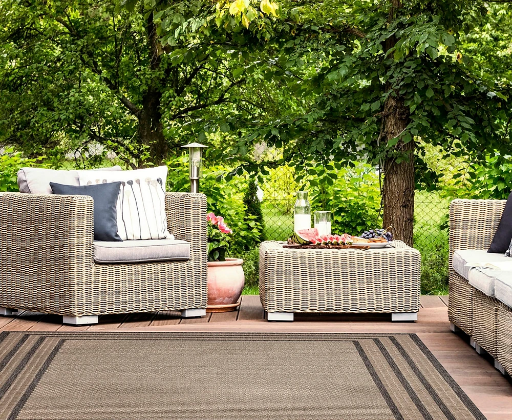 Liora Manne' Monaco Striped Border 7'10"x9'10" Area Rug