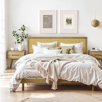 LuxenHome Natural Finish Rubberwood with Rattan Panel Headboard, Queen