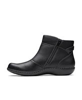 Clarks Women's Collection Ashland Mabel Flat Boots