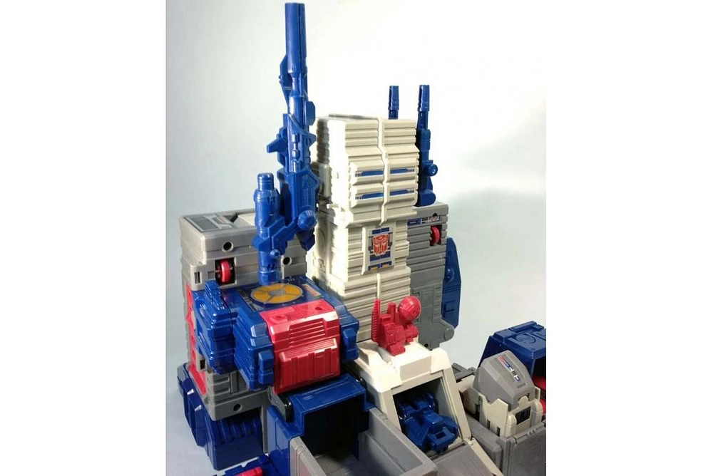 Transformers G1 23 Fortress Maximus Encore G1 Reissues