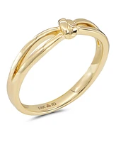 Devata Love Knot Ring in 14K Gold, Size 7, approx. 2.5 grams.