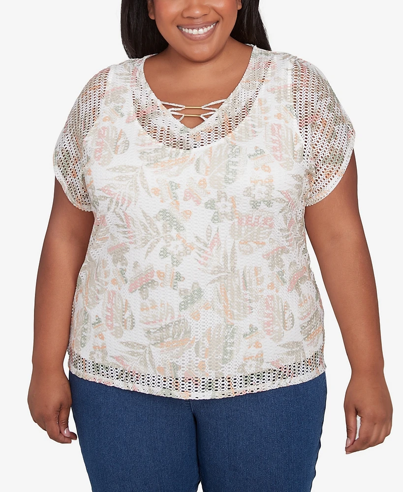 Hearts Of Palm Plus Spring Forward Short Sleeve Textured Top