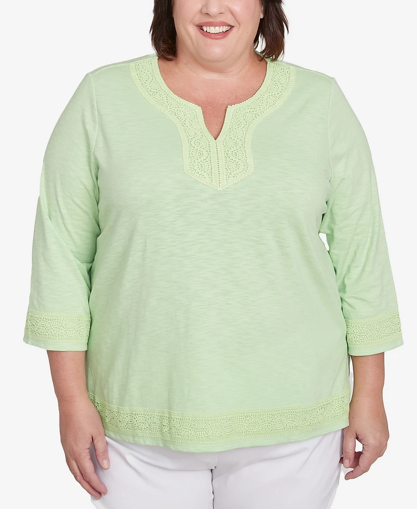 Alfred Dunner Plus Parrot Cay Solid Split Neck Lace Trim Top