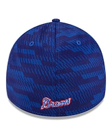 New Era Men's Royal Atlanta Braves 2025 Mlb Clubhouse 39THIRTY Flex Hat