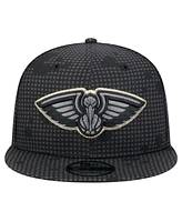 New Era Men's Black New Orleans Pelicans Midnight Ink Pop Outline 9FIFTY Snapback Hat