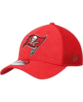 New Era Men's Red Tampa Bay Buccaneers Stripe 39THIRTY Flex Hat