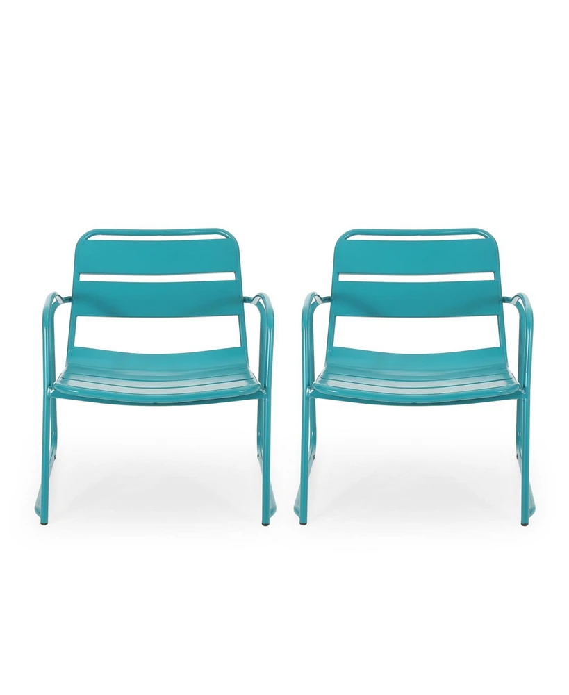 Charming Outdoor Seating for Ultimate Relaxation