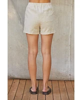 Crescent Women's Gretchen Cuffed Linen Shorts