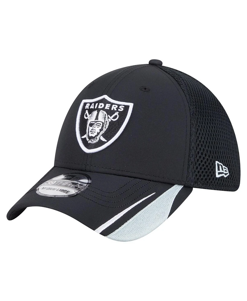 New Era Men's Black Las Vegas Raiders Game Day Linear 39THIRTY Flex Hat