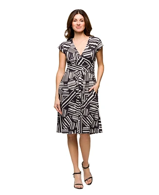 24seven Comfort Apparel Women's Cap Sleeve V Neck Knee Length Pocket Dress