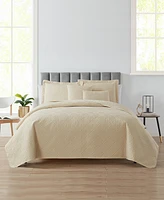Nestl Diamond Embossed -Pc. Quilt Set