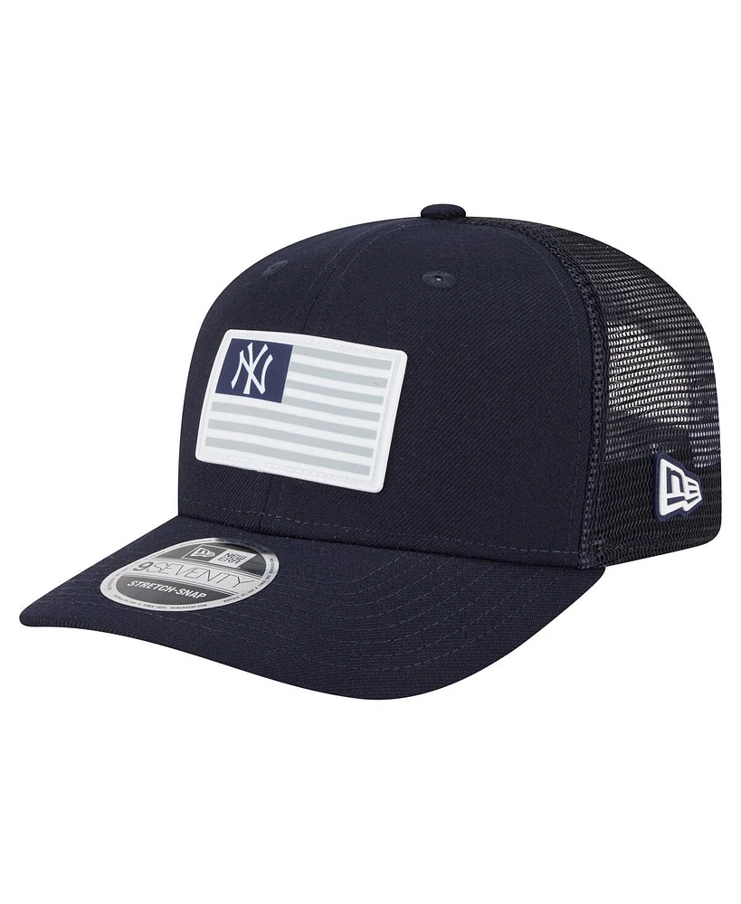 New Era Men's Navy New York Yankees Flag 9SEVENTY Stretch-Snap Hat