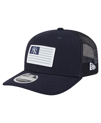 New Era Men's Navy New York Yankees Flag 9SEVENTY Stretch-Snap Hat