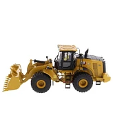 Diecast Masters 1/50 Cat 966 Wheel Loader