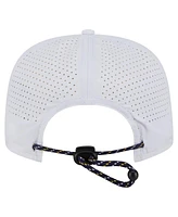 New Era Men's White Milwaukee Brewers Perforated Golfer Snapback Hat