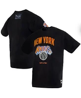 Two Hype x Nba Men's Black New York Knicks Culture Hoops Collection Premium T-Shirt