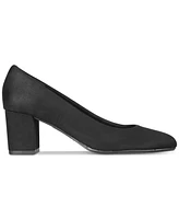 Easy Street Proper Pumps