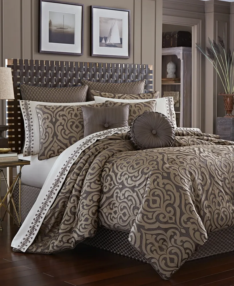 J Queen New York Astoria 4-Pc. Comforter Set