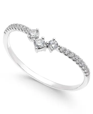 Diamond Curved Band (1/5 ct. t.w.) in 14k White Gold