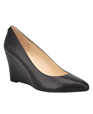 Nine West Women's Cal 9X9 Slip-On Pointy Toe Dress Pumps