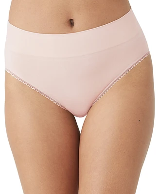 Wacoal Women's Feeling Flexible Hi-Cut Brief 871332