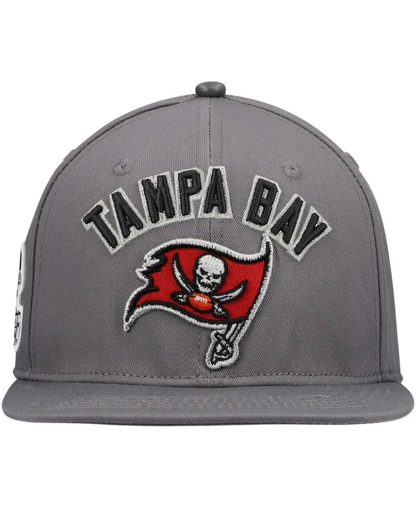 Men's Pro Standard Gray Tampa Bay Buccaneers Stacked Snapback Hat