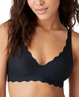 b.tempt'd by Wacoal Women's b.wow'd Wirefree Bralette 952287