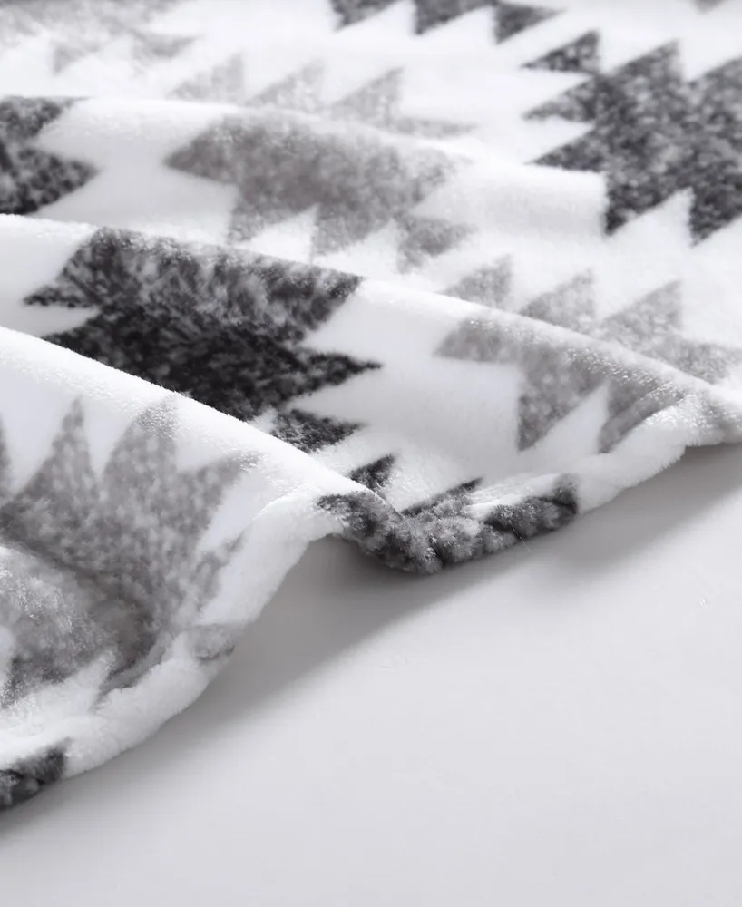 Wrangler Canyon Ikat Ultra Soft Plush Fleece Throw, 60" x 50"