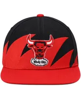 Men's Mitchell & Ness Black and Red Chicago Bulls Hardwood Classics Sharktooth Snapback Hat