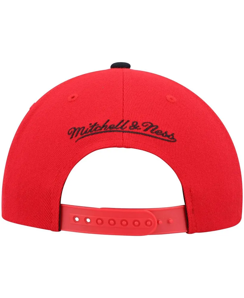 Men's Mitchell & Ness Red and Black Chicago Bulls Hardwood Classics Team Two-Tone 2.0 Snapback Hat