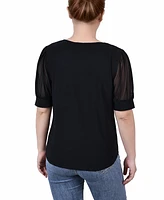 Petite Short Puff Sleeve V-neck Top