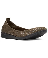 Clarks Women's Jenette Ease Slip-On Flats