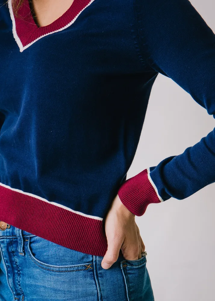 Hope & Henry Women's Long Sleeve Fine Gauge V-Neck Sweater