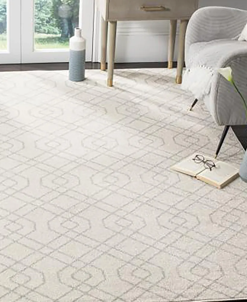 Safavieh Amherst AMT407 Ivory and Light Gray 4' x 6' Area Rug