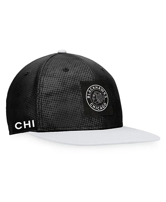 Men's Fanatics Black, White Chicago Blackhawks Authentic Pro Alternate Logo Snapback Hat
