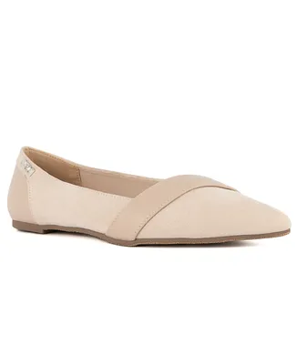 Sugar Women's Lavva Pointed Toe Flats