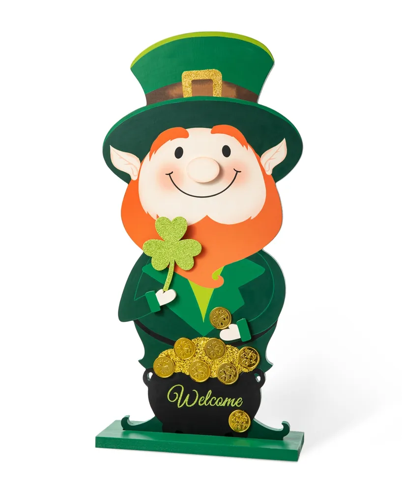 Glitzhome 23.5" H St. Patrick's Wooden Leprechaun Pot of Gold-Tone Porch Decor