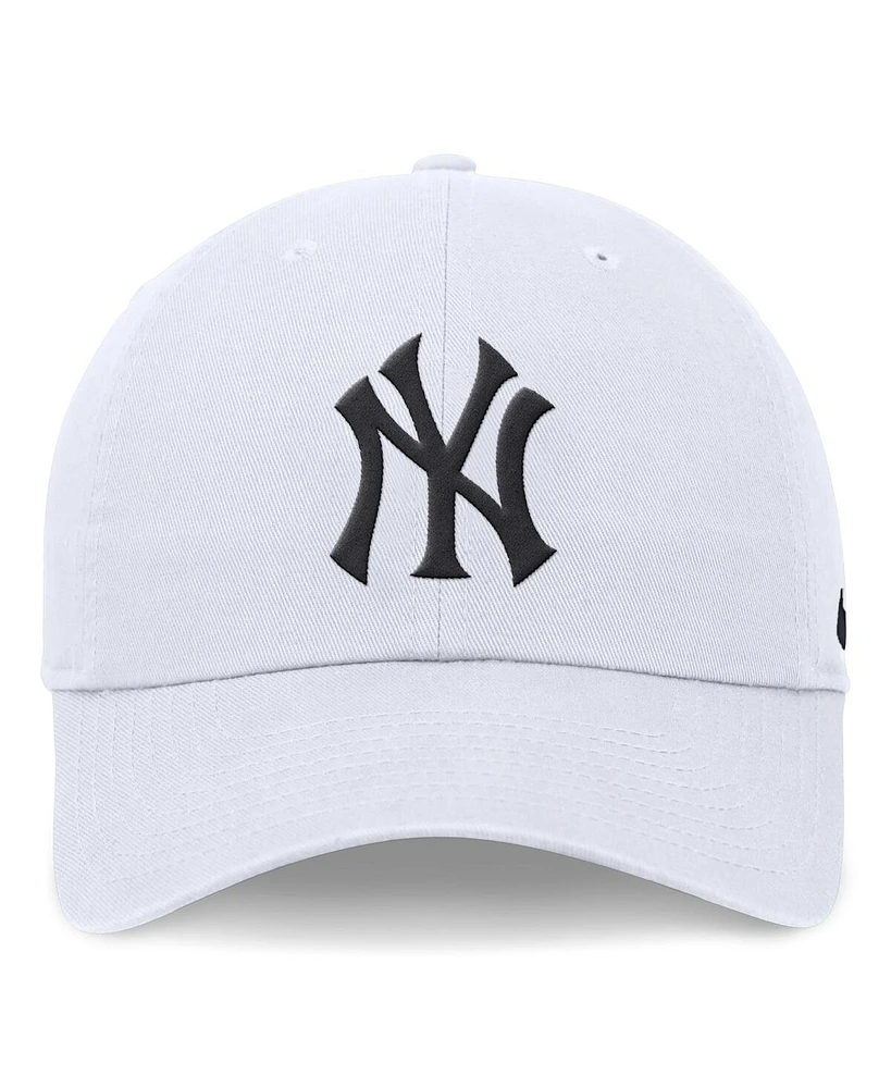 Men's Nike White New York Yankees Evergreen Club Adjustable Hat